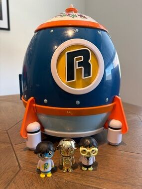 Ryan's World Giant Mystery Adventure Playset Silver Egg w/ 3 Figures